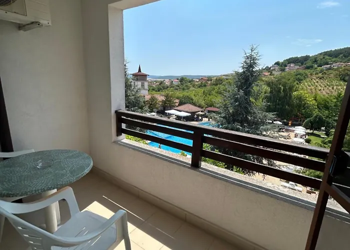 Harmony Hills Tomovi F43 * Rogachevo