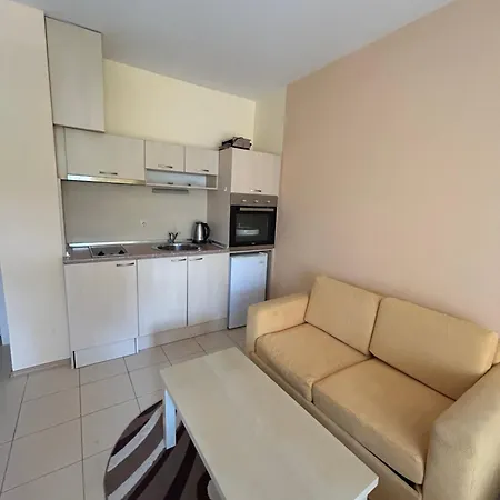Harmony Hills Tomovi F43 *
